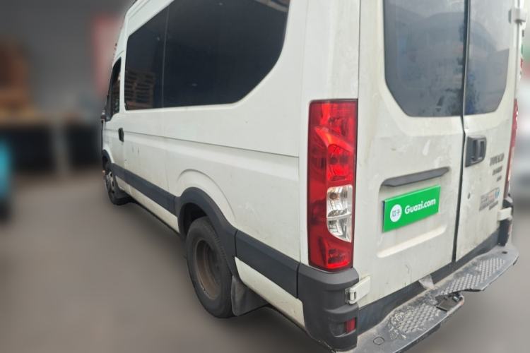 Used Iveco Eurocargo 2021 2.0T Manual - Yunrui Long Wheelbase Short Overhang High Roof Manual Doors – F1A Rear Left 45 Deg