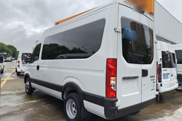 Used Iveco Eurocargo 2021 2.0T Manual Super-Rui Long Wheelbase Short Overhang High Roof Manual Doors F1A Rear Left 45 Deg