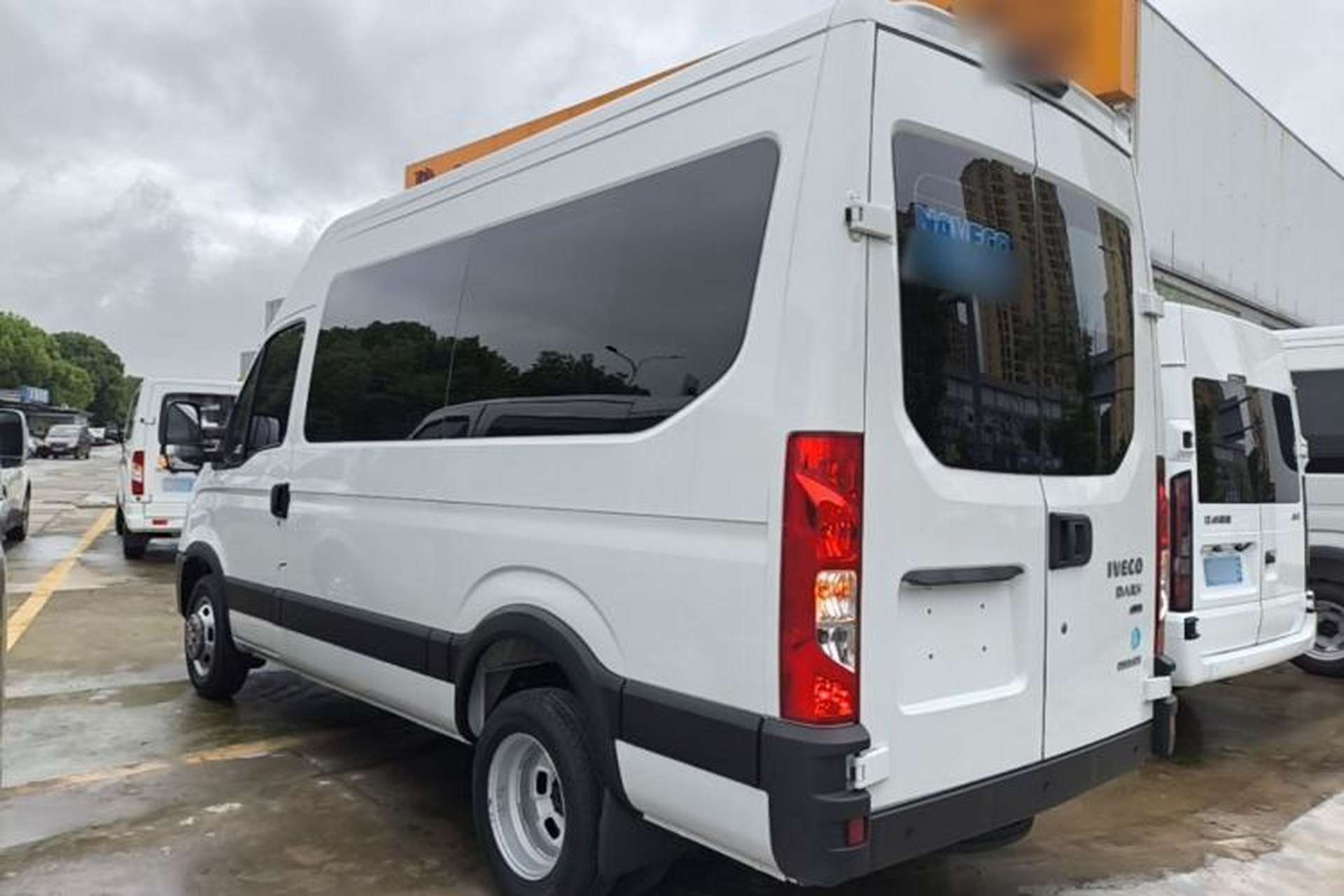 Used Iveco Eurocargo 2021 2.0T Manual Super-Rui Long Wheelbase Short Overhang High Roof Manual Doors F1A Rear Left 45 Deg