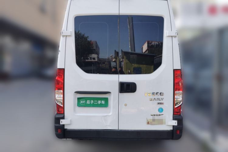 Used Iveco Eurocargo 2021 2.0T Manual Super Rui Long Wheelbase Short Overhang High Roof Side-Sliding Door F1A Rear