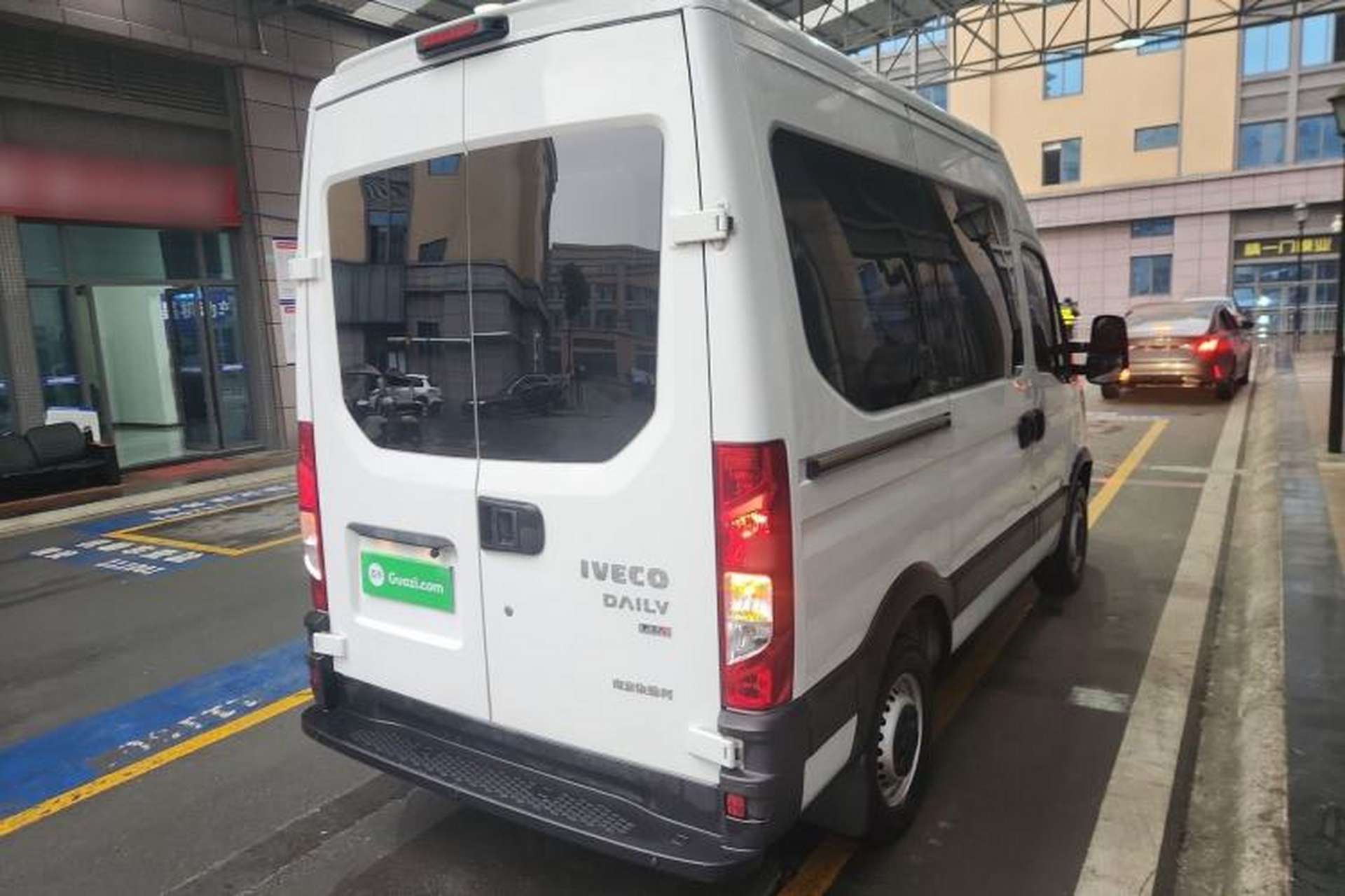 Used Iveco Eurocargo 2021 2.0T Manual Super-Rui Short Wheelbase High-Roof Side-Sliding Door F1A Rear Right 45 Deg