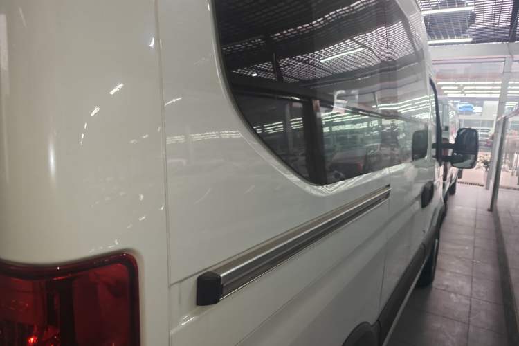 Used Iveco Eurocargo 2021 2.0T Manual Super-Rui Short Wheelbase High-Roof Side-Sliding Door F1A Rear Right 45 Deg