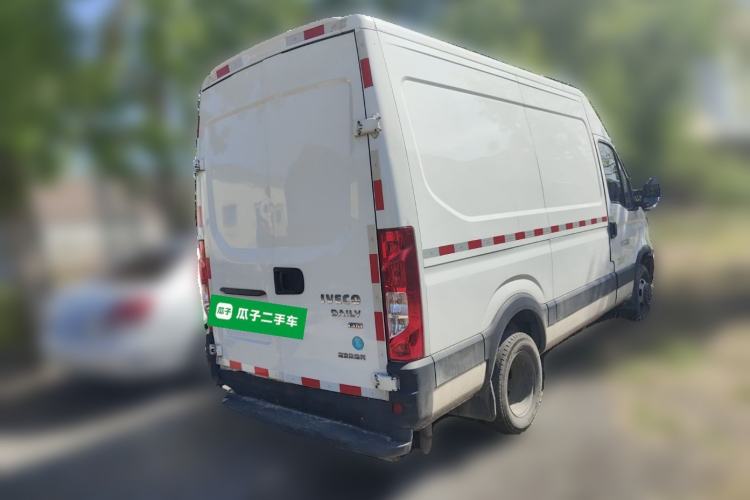 Used Iveco Eurocargo 2021 2.0T Manual - Yunrui Long Wheelbase Short Overhang High Roof Manual Doors – F1A Rear Right 45 Deg