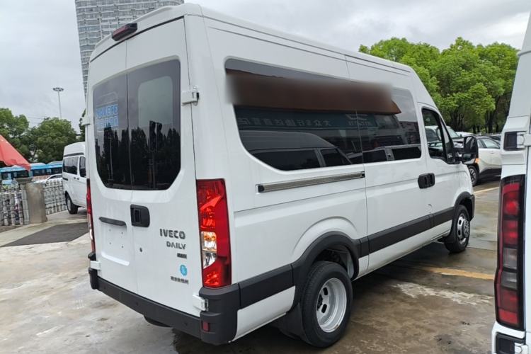 Used Iveco Eurocargo 2021 2.0T Manual Super-Rui Long Wheelbase Short Overhang High Roof Manual Doors F1A Rear Right 45 Deg