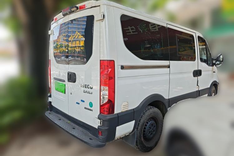 Used Iveco Eurocargo 2021 3.0T Automatic Chao Rui Short Wheelbase Low-Roof Side-Sliding Door F1C Rear Right 45 Deg