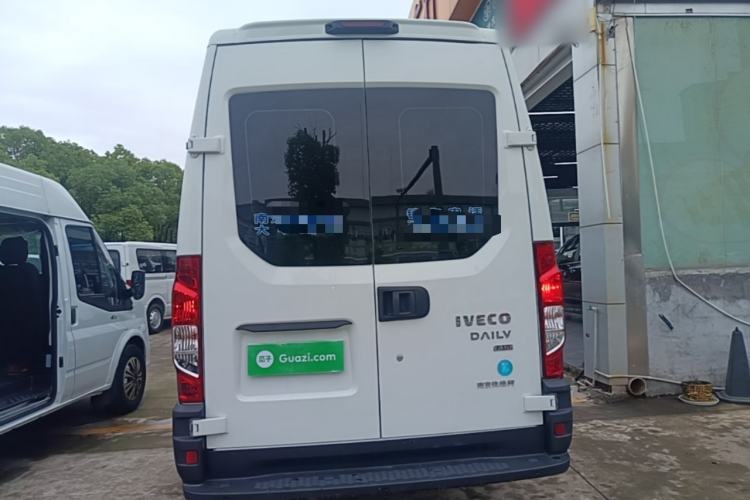 Used Iveco Eurocargo 2021 2.0T Manual Super Rui Long Wheelbase Short Overhang High Roof Side-Sliding Door F1A Rear