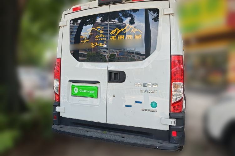 Used Iveco Eurocargo 2021 3.0T Automatic Chao Rui Short Wheelbase Low-Roof Side-Sliding Door F1C Rear