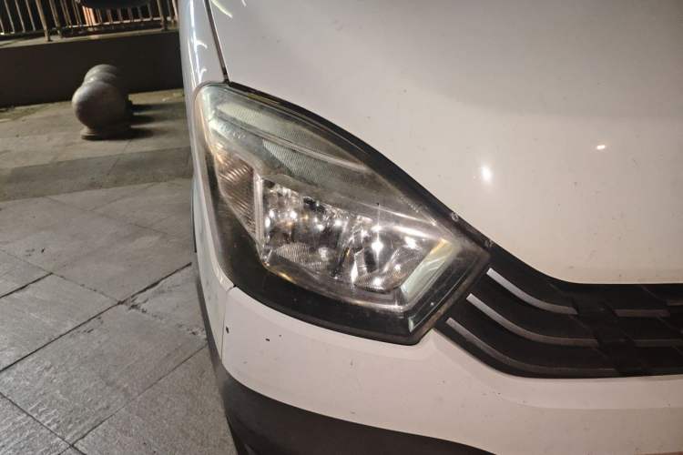Used Iveco Eurocargo  Right Front Headlight