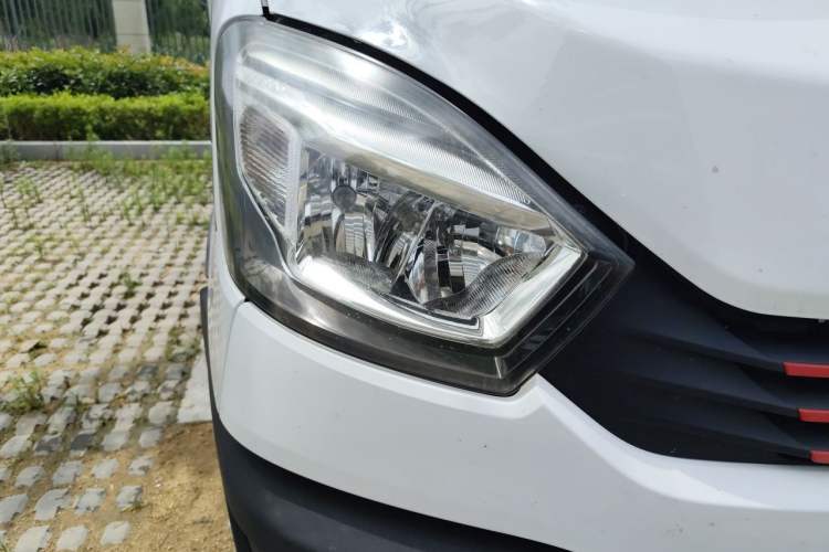 Used Iveco Eurocargo  Right Front Headlight