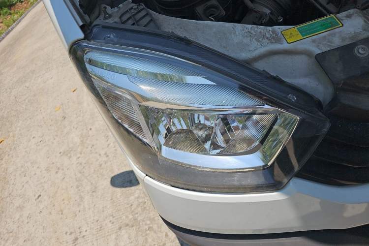 Used Iveco Eurocargo 2021 2.0T Manual Super-Rui Short Wheelbase High-Roof Side-Sliding Door F1A Right Front Headlight