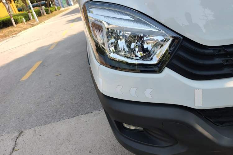 Used Iveco Eurocargo  Right Front Headlight