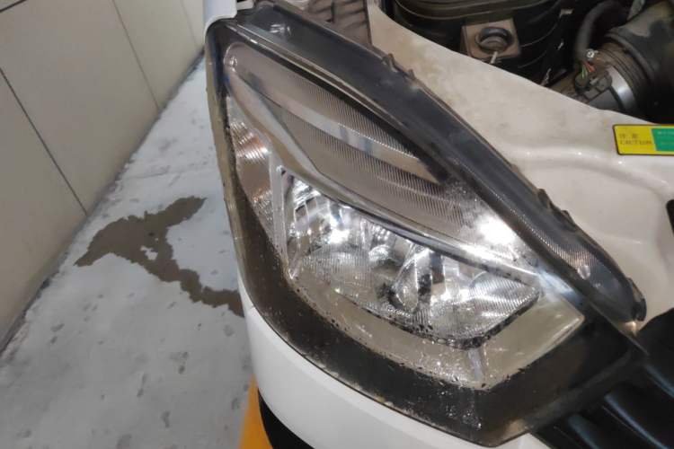Used Iveco Eurocargo 2021 2.0T Manual Super-Rui Short Wheelbase Low-Roof Side-Hinged Door F1A Right Front Headlight