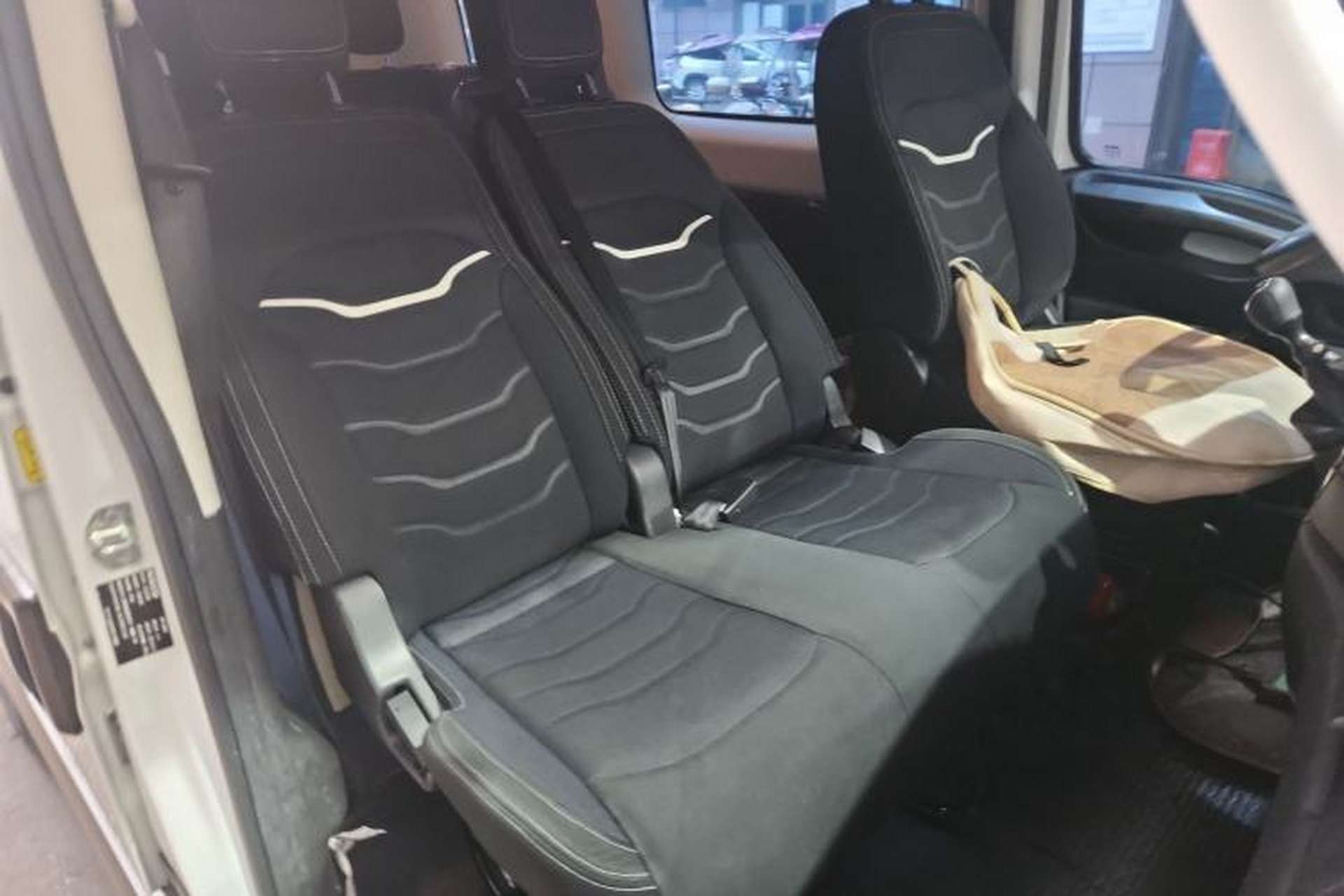 Used Iveco Eurocargo 2021 2.0T Manual Super-Rui Short Wheelbase High-Roof Side-Sliding Door F1A Right Front Seat