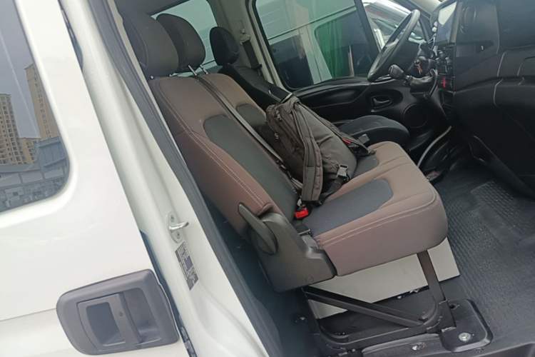 Used Iveco Eurocargo 2021 2.0T Manual Super Rui Long Wheelbase Short Overhang High Roof Side-Sliding Door F1A Right Front Seat