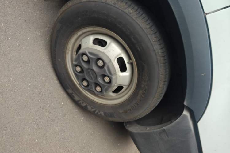 Used Iveco Eurocargo 2021 2.0T Manual - Yunrui Long Wheelbase Short Overhang High Roof Manual Doors – F1A Right Front Wheel Hub