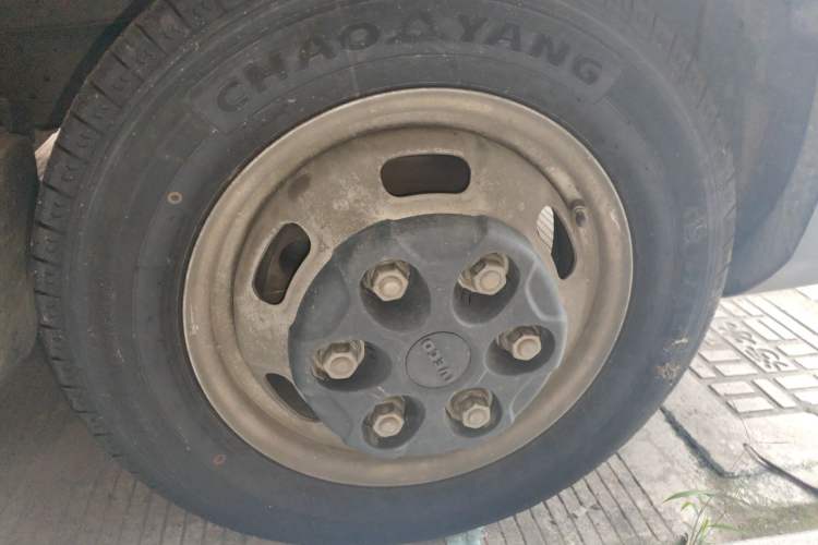 Used Iveco Eurocargo 2021 2.0T Manual Super-Rui Long Wheelbase Short Overhang High Roof Manual Doors F1A Right Front Wheel Hub