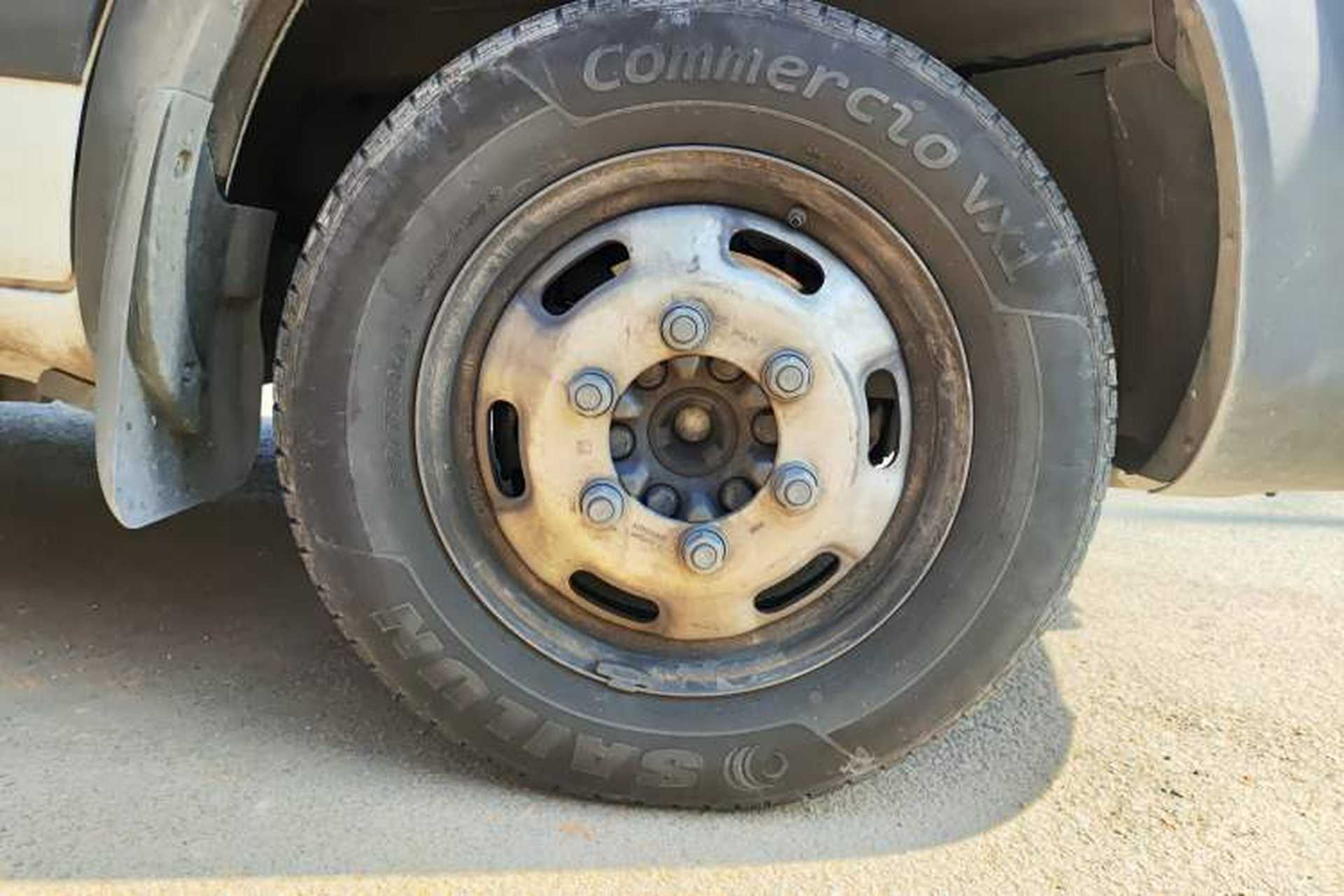 Used Iveco Eurocargo 2021 2.0T Manual Super Rui Long Wheelbase Short Overhang High Roof Side-Sliding Door F1A Right Front Wheel Hub