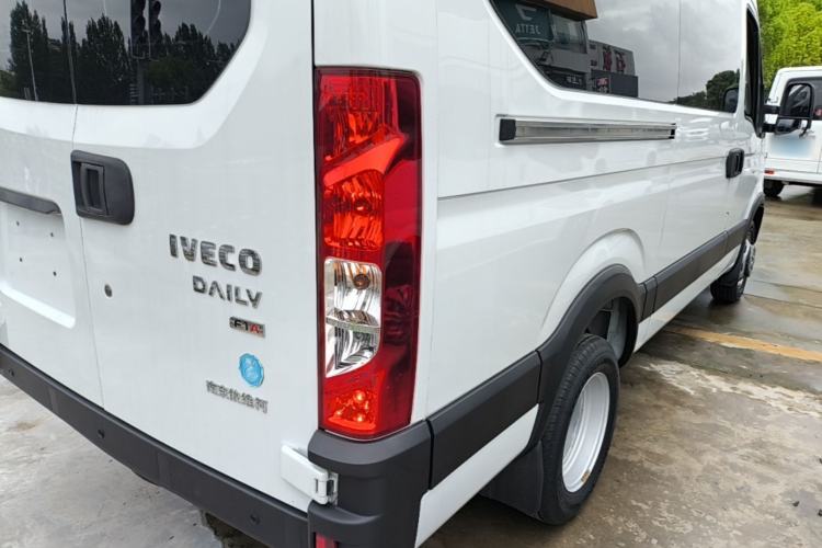 Used Iveco Eurocargo 2021 2.0T Manual Super-Rui Long Wheelbase Short Overhang High Roof Manual Doors F1A Right Rear Taillight