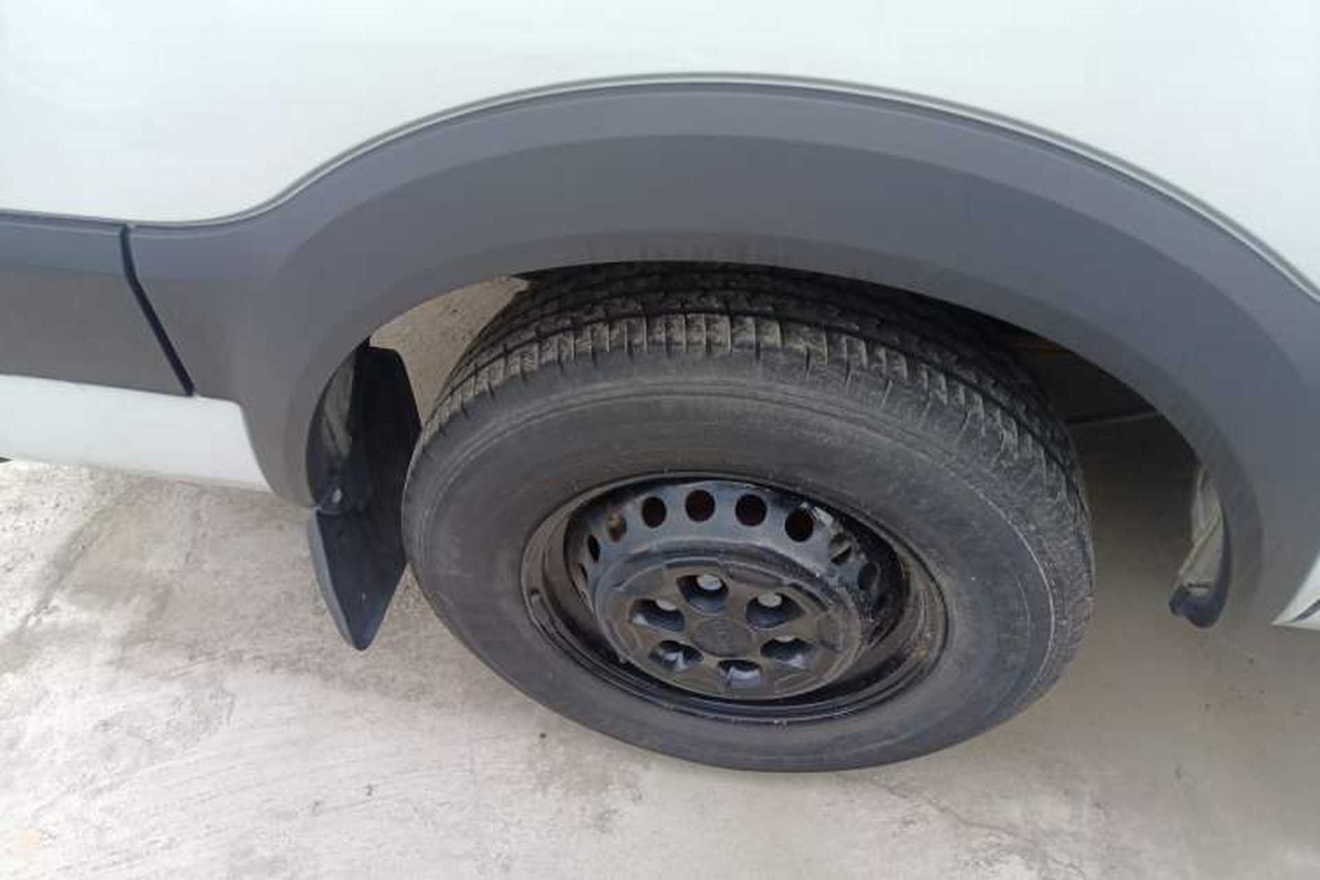 Used Iveco Eurocargo 2021 2.0T Manual Super-Rui Short Wheelbase High-Roof Side-Sliding Door F1A Right Rear Wheel Hub