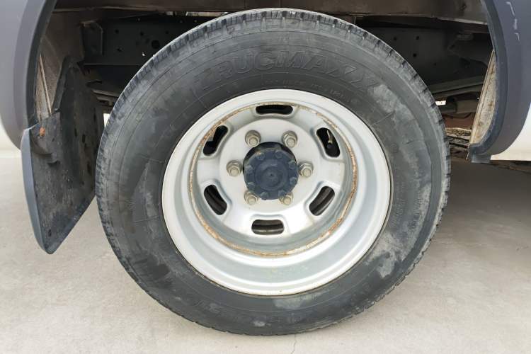 Used Iveco Eurocargo 2021 2.0T Manual Super Rui Long Wheelbase Short Overhang High Roof Side-Sliding Door F1A Right Rear Wheel Hub