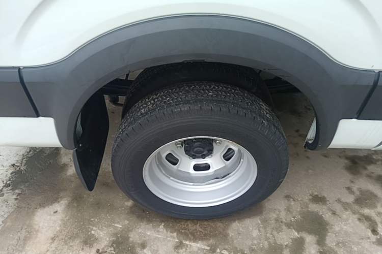 Used Iveco Eurocargo 2021 2.0T Manual Super Rui Long Wheelbase Short Overhang High Roof Side-Sliding Door F1A Right Rear Wheel Hub