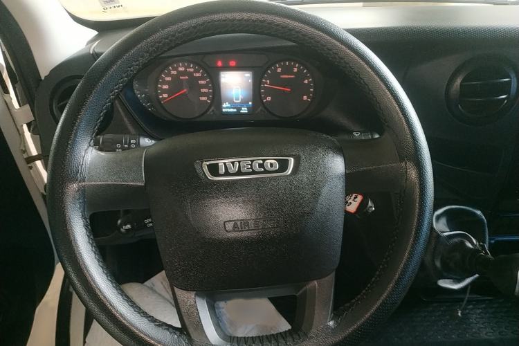 Used Iveco Eurocargo 2021 2.0T Manual Super-Rui Short Wheelbase Low-Roof Side-Hinged Door F1A Steering Wheel