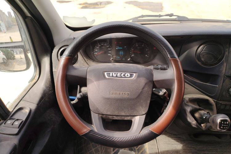 Used Iveco Eurocargo 2021 2.0T Manual Super-Rui Short Wheelbase Low-Roof Side-Hinged Door F1A Steering Wheel
