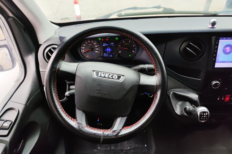 Used Iveco Eurocargo 2021 2.0T Manual Super Rui Long Wheelbase Short Overhang High Roof Side-Sliding Door F1A Steering Wheel