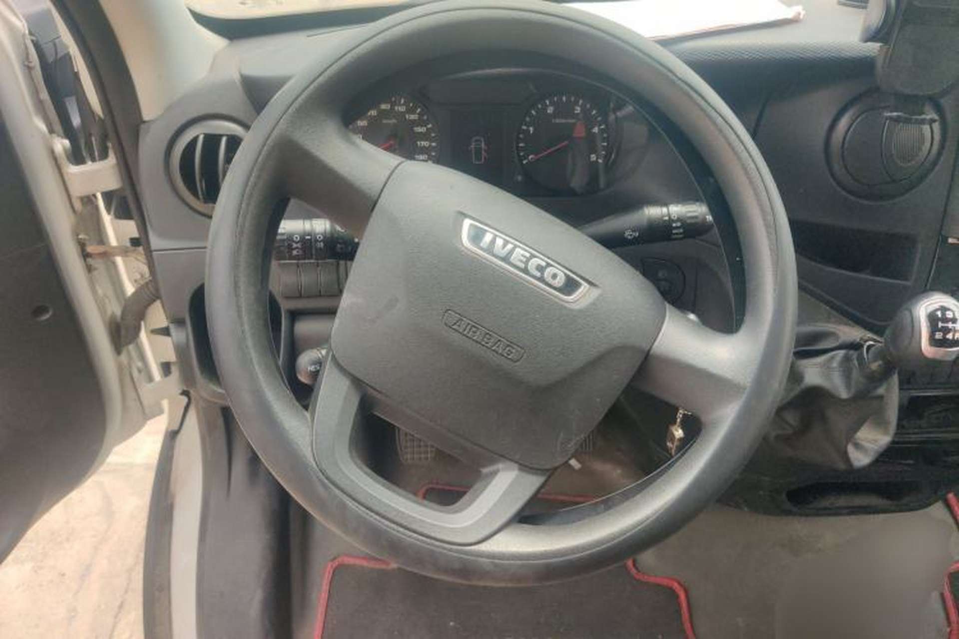 Used Iveco Eurocargo 2021 2.0T Manual Super Rui Long Wheelbase Short Overhang High Roof Side-Sliding Door F1A Steering Wheel