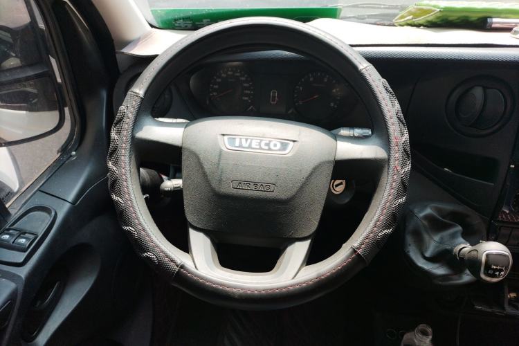 Used Iveco Eurocargo 2021 2.0T Manual Super-Rui Short Wheelbase Low-Roof Side-Hinged Door F1A Steering Wheel