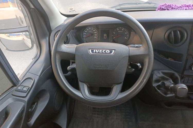 Used Iveco Eurocargo 2021 2.0T Manual Super-Rui Short Wheelbase Low-Roof Side-Hinged Door F1A Steering Wheel