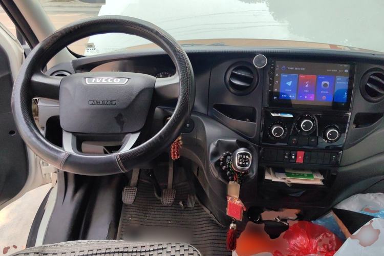 Used Iveco Eurocargo 2021 2.0T Manual Super-Rui Short Wheelbase Low-Roof Side-Hinged Door F1A Steering Wheel