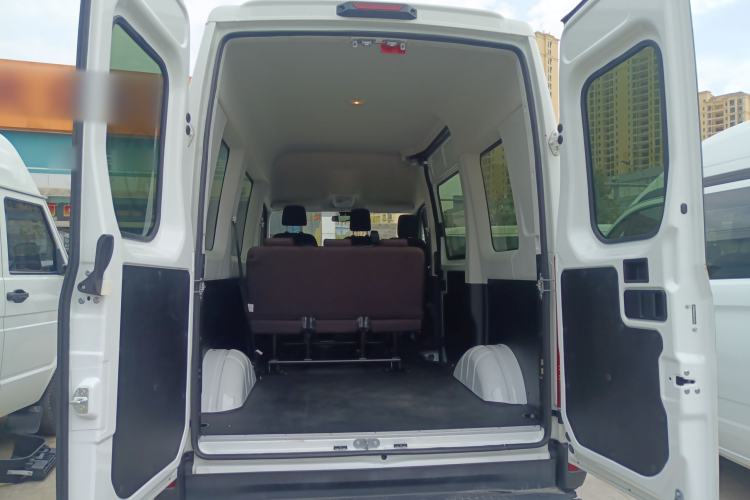 Used Iveco Eurocargo 2021 2.0T Manual Super-Rui Short Wheelbase High-Roof Side-Sliding Door F1A Trunk