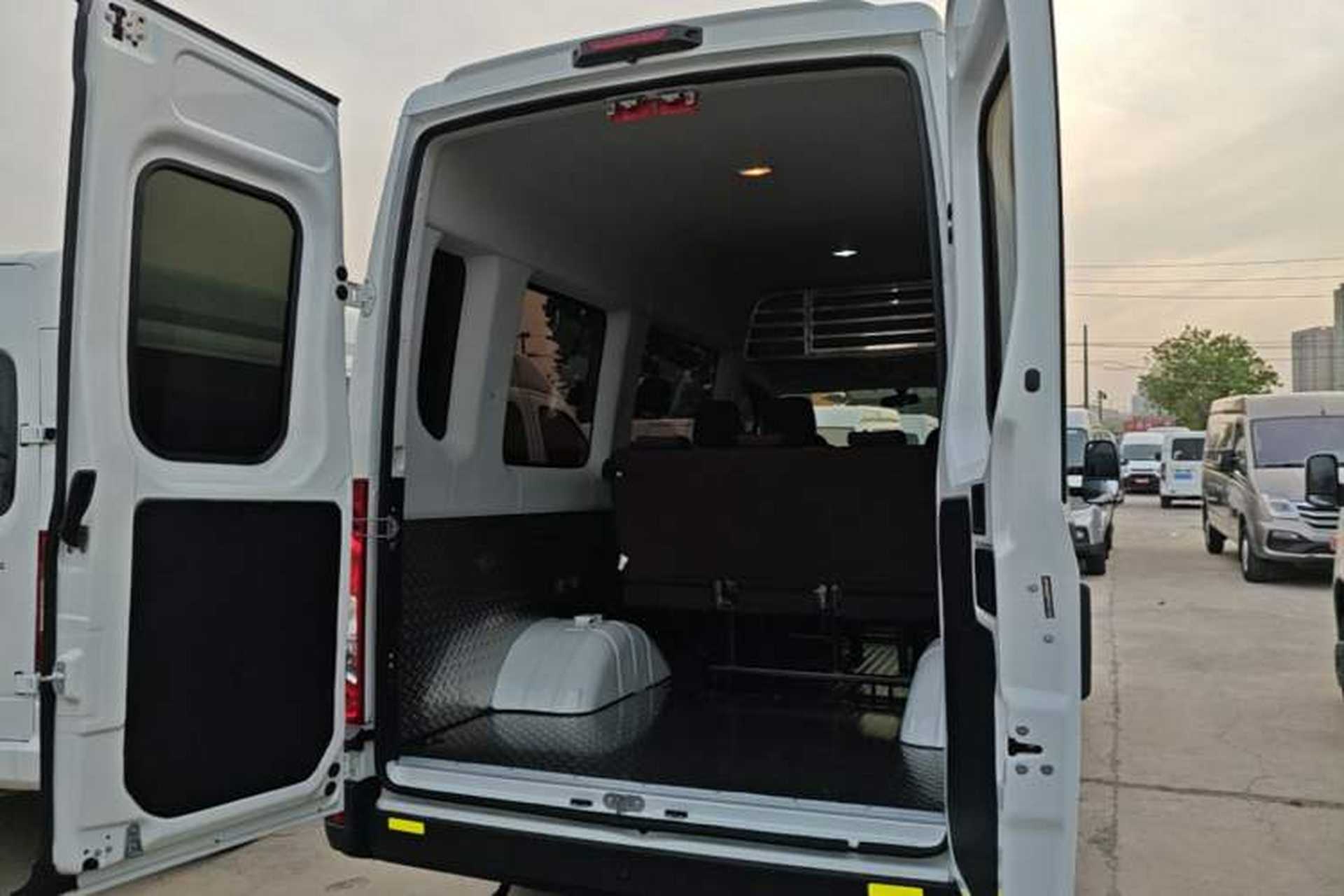 Used Iveco Eurocargo 2021 2.0T Manual Super Rui Long Wheelbase Short Overhang High Roof Side-Sliding Door F1A Trunk