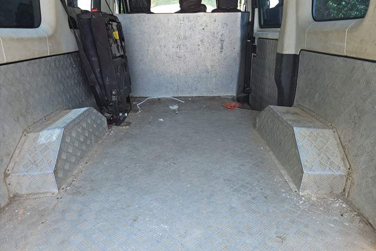 Used Iveco Eurocargo 2021 2.0T Manual Super-Rui Short Wheelbase High-Roof Side-Sliding Door F1A Trunk