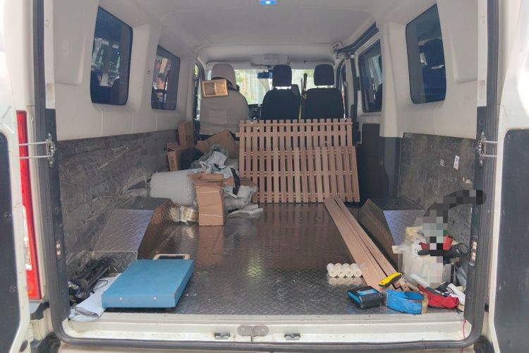 Used Iveco Eurocargo 2021 2.0T Manual Super-Rui Short Wheelbase Low-Roof Side-Hinged Door F1A Trunk