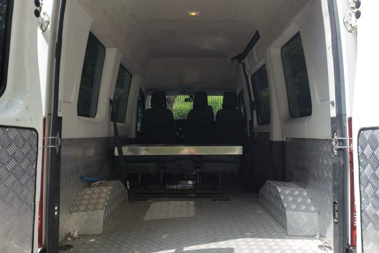 Used Iveco Eurocargo 2021 2.0T Manual Super-Rui Short Wheelbase High-Roof Side-Sliding Door F1A Trunk
