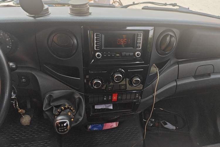 Used Iveco Eurocargo  Audio And AC Panel