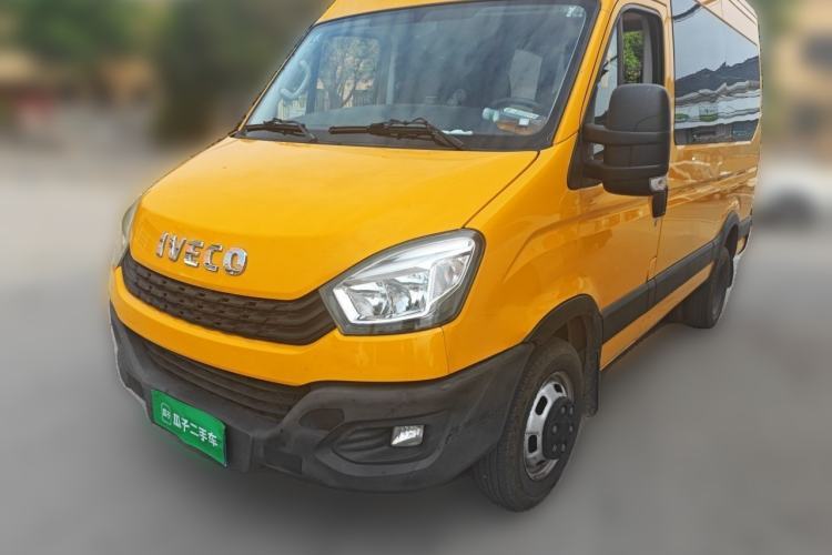 Used Iveco Eurocargo Iveco Eurocargo 2.0 manual diesel 7-seater version Guazi used car, China used car export, Used car for sale, Used  cars, Cheapest cars for sale