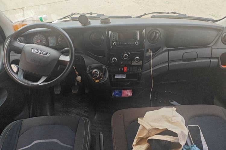Used Iveco Eurocargo  Center Console