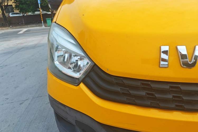 Used Iveco Eurocargo  Right Front Headlight