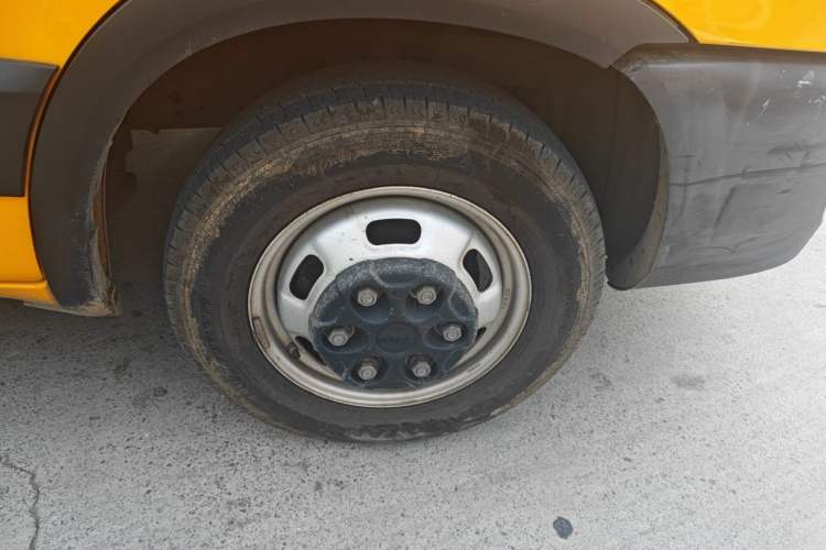 Used Iveco Eurocargo  Right Front Wheel Hub