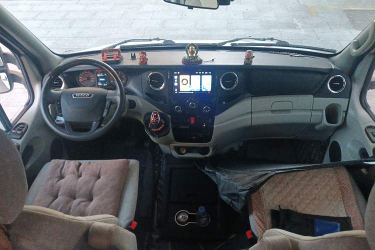 Used Iveco Eurocargo  Center Console