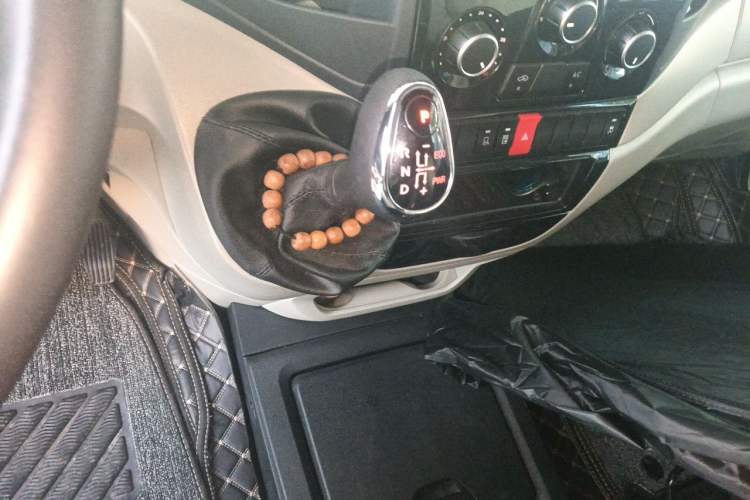 Used Iveco Eurocargo  Gear Lever