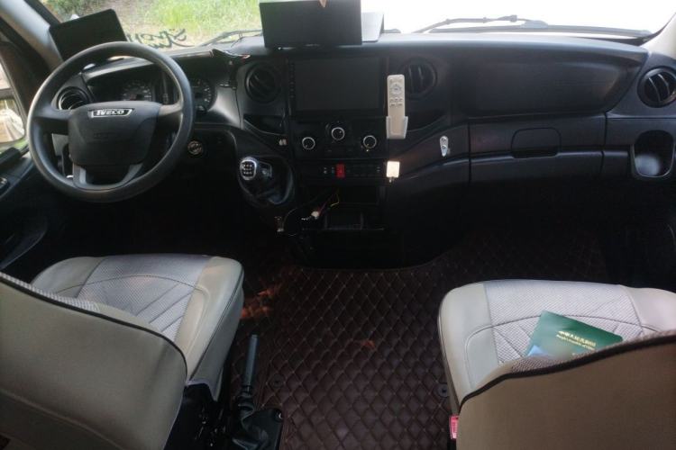 Used Iveco Eurocargo  Center Console