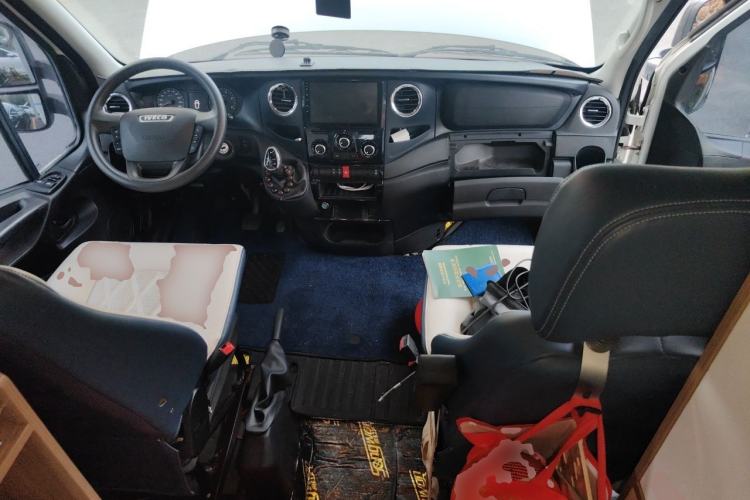 Used Iveco Eurocargo  Center Console