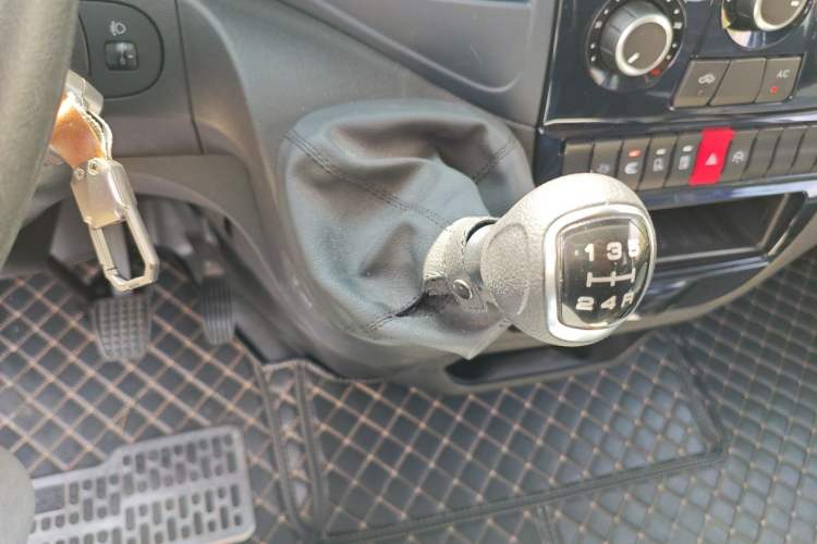 Used Iveco Eurocargo  Gear Lever