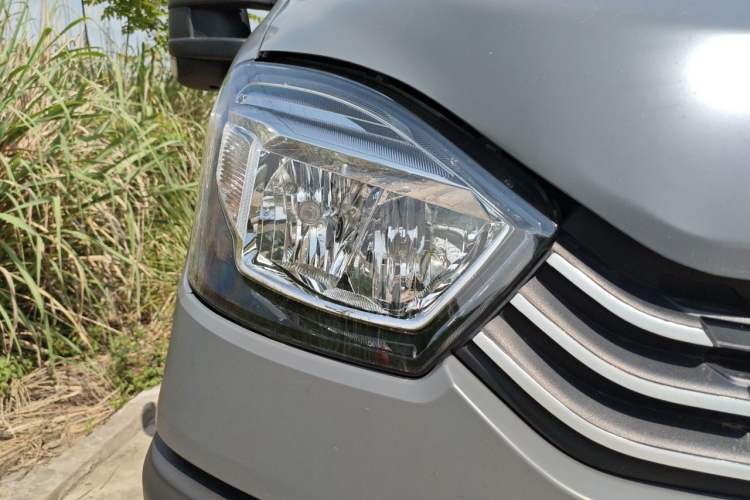 Used Iveco Eurocargo  Right Front Headlight