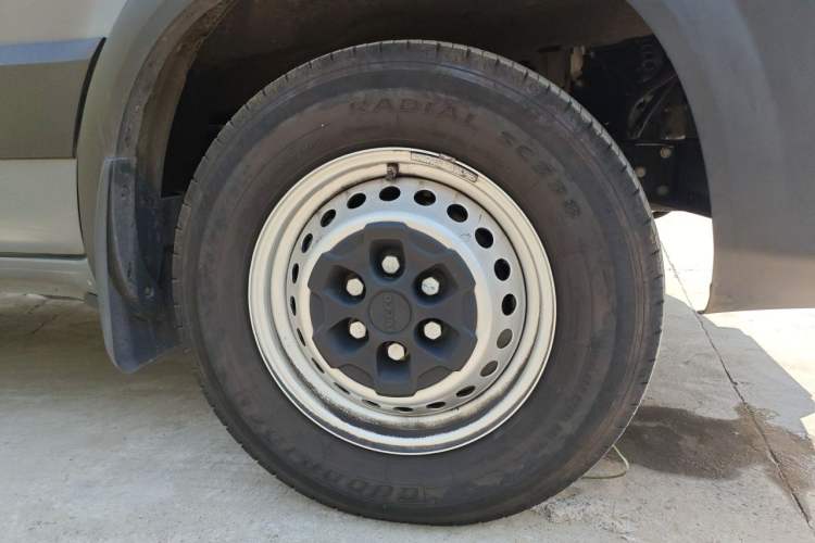 Used Iveco Eurocargo  Right Front Wheel Hub