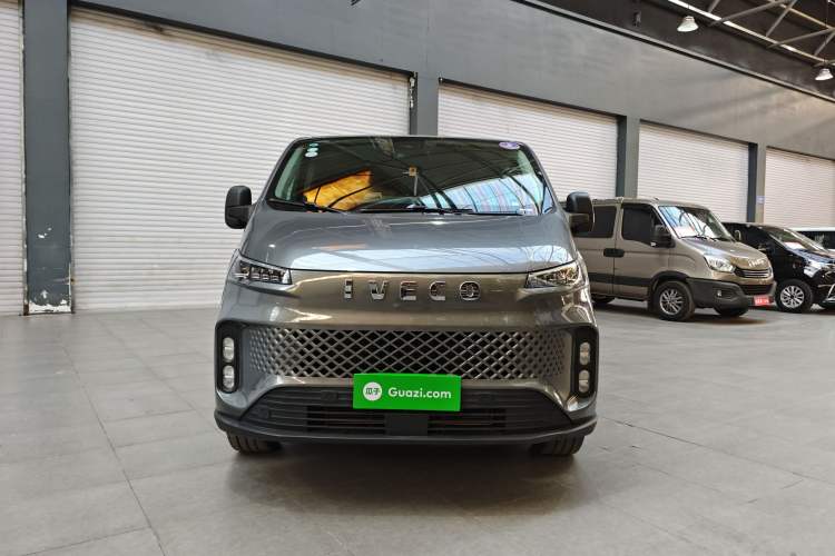 Used Iveco Fidato 2023 C30 Passenger Van 2.0T 93kW Manual Transmission Xingtu Edition Low Roof Exterior 1